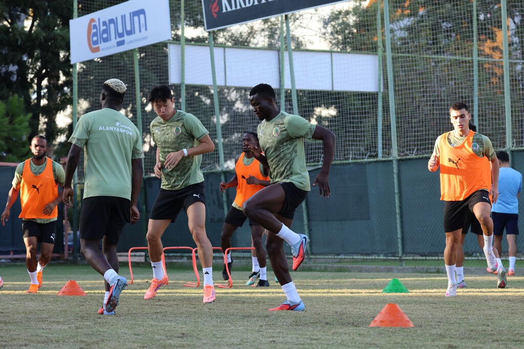 Alanyaspor, Kocaelispor maçı hazırlıklarına başladı
