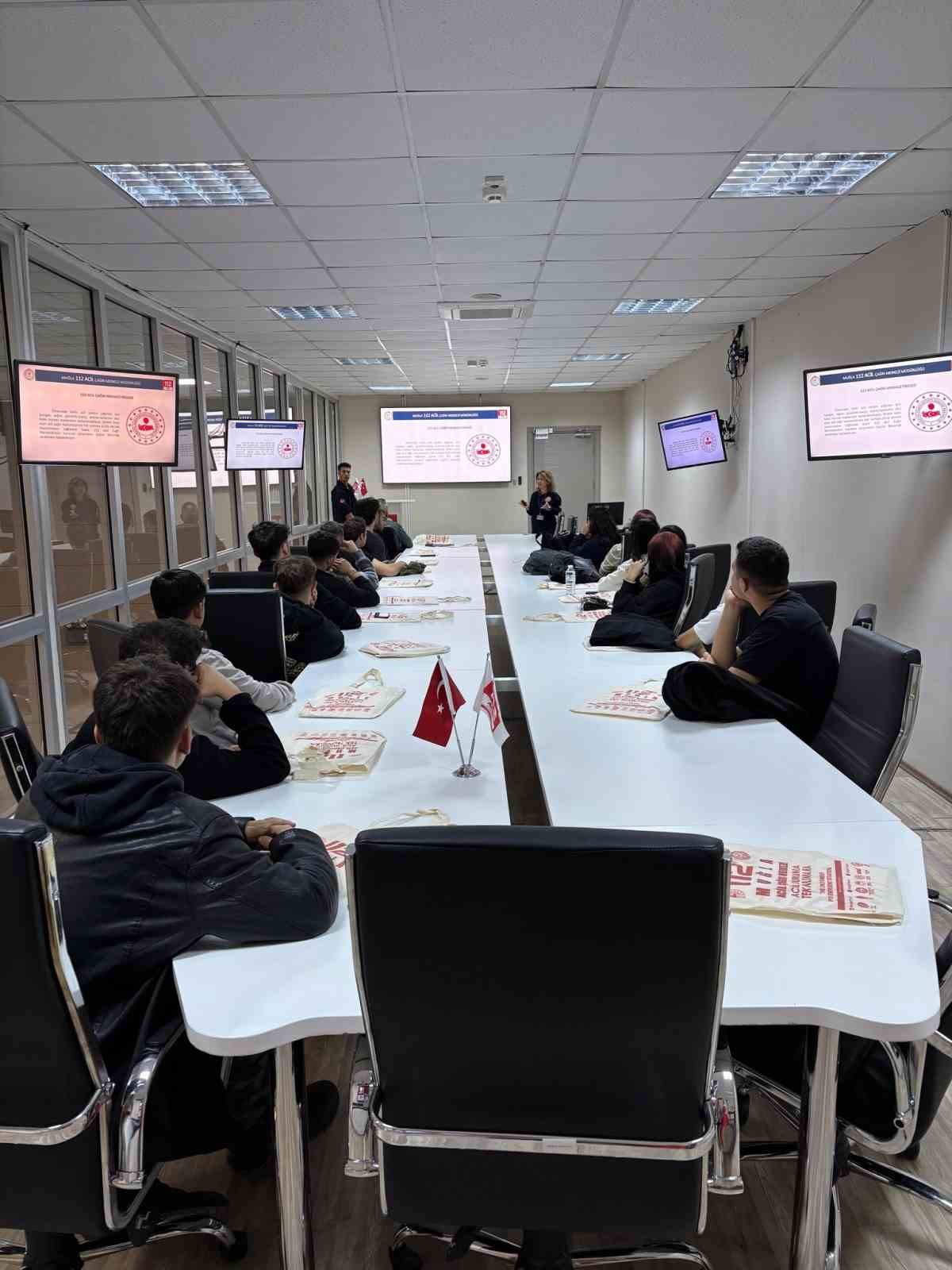 &Ouml;ğrenciler acil durum s&uuml;re&ccedil;lerini yerinde g&ouml;zlemledi
