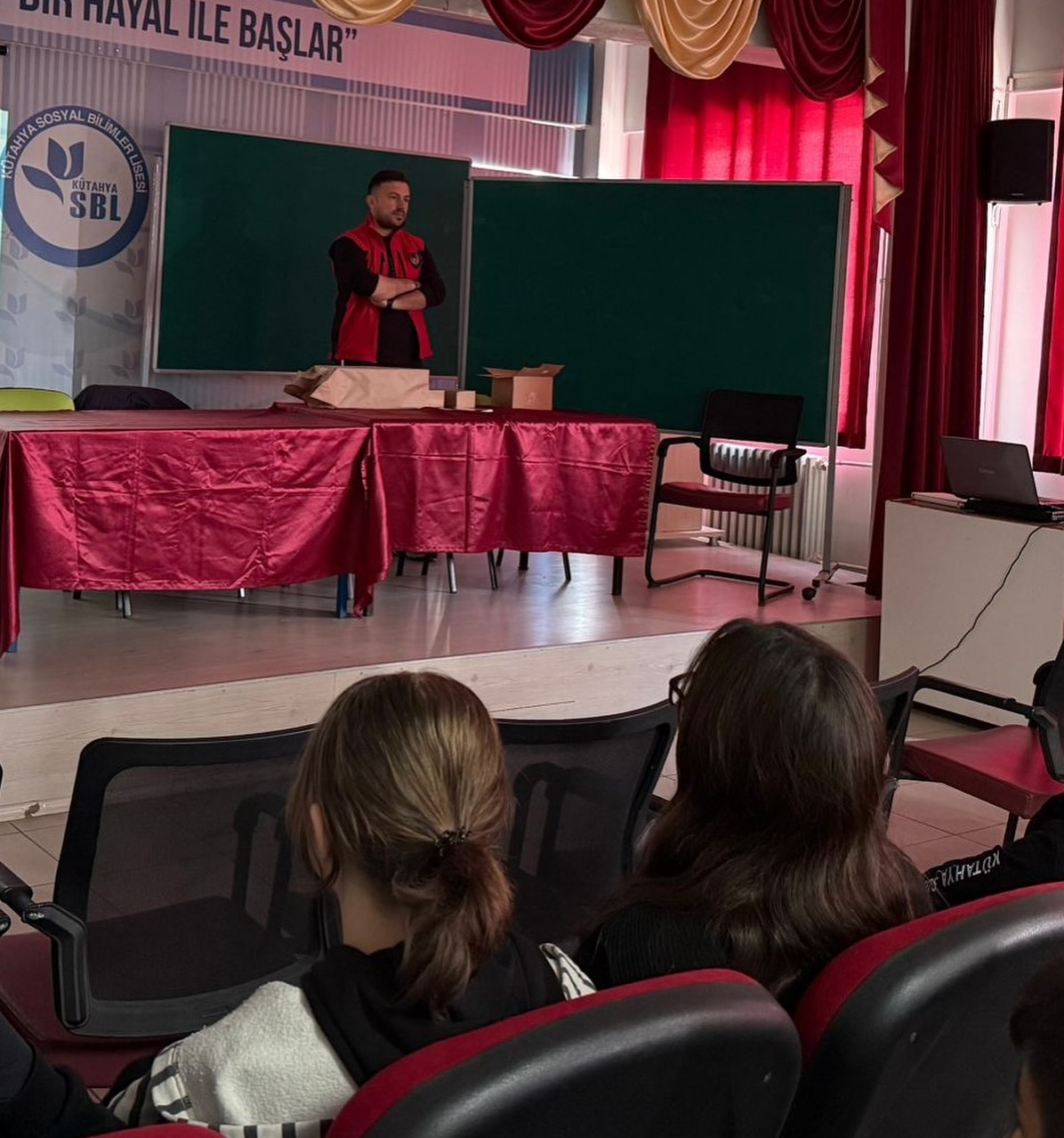 K&uuml;tahya&rsquo;da "Gen&ccedil;lik ve G&uuml;venli Gelecek" projesi
