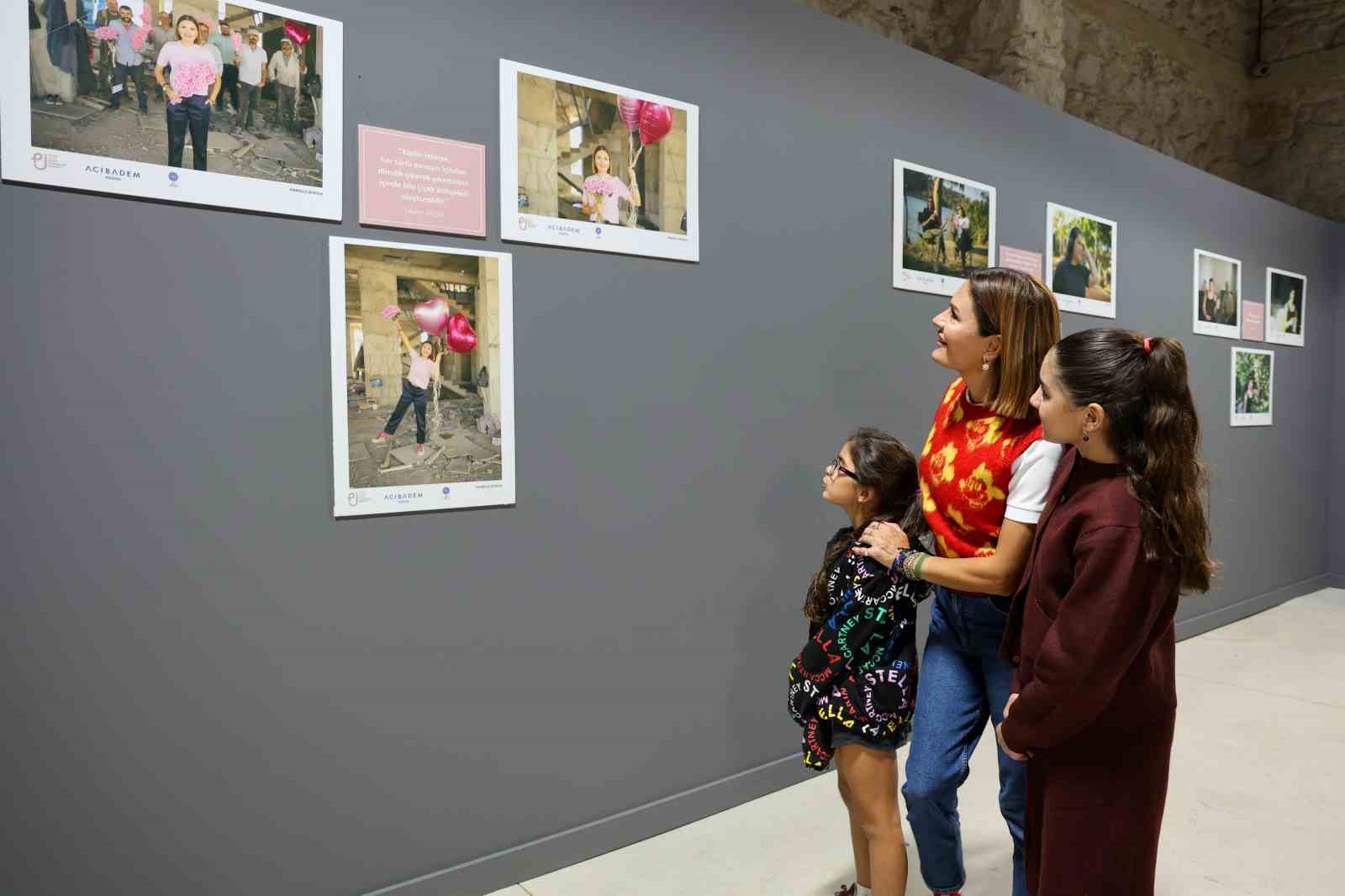 Kanseri atlatan müteahhit kadın: "Hayatın içerisinde çiçek açmaya devam ettim"