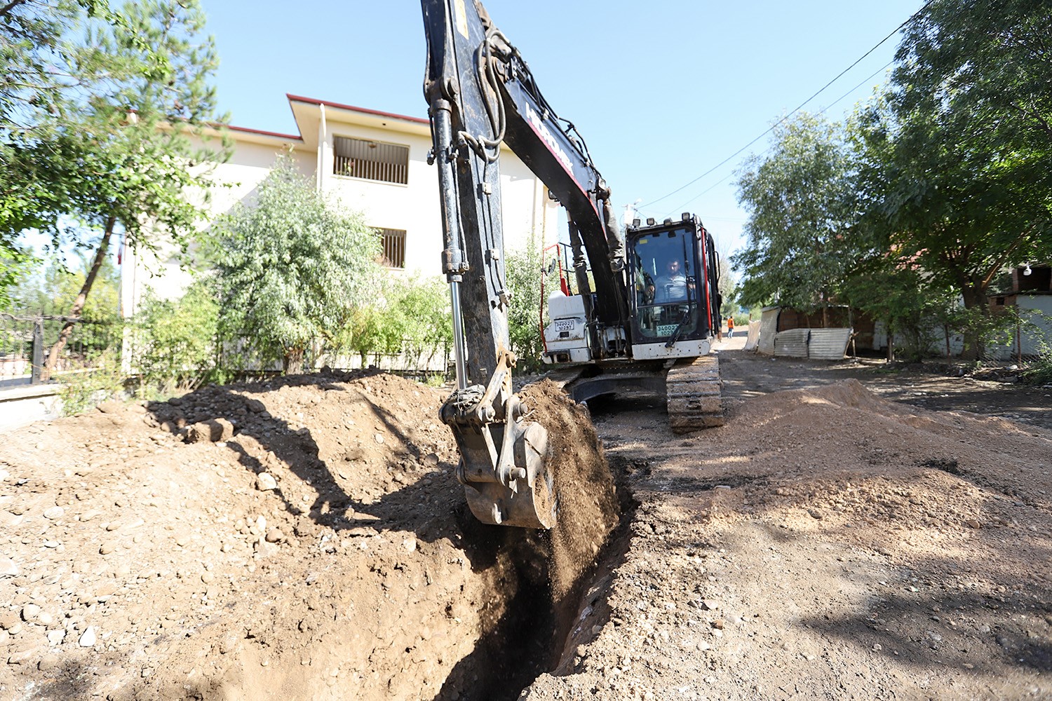 Selden zarar g&ouml;ren mahallenin kanalizasyon altyapısı yenileniyor

