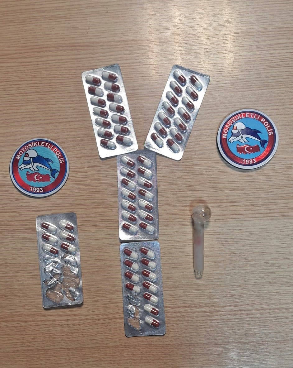 Afyonkarahisar&rsquo;da polis bir haftalık denetim raporunu a&ccedil;ıkladı
