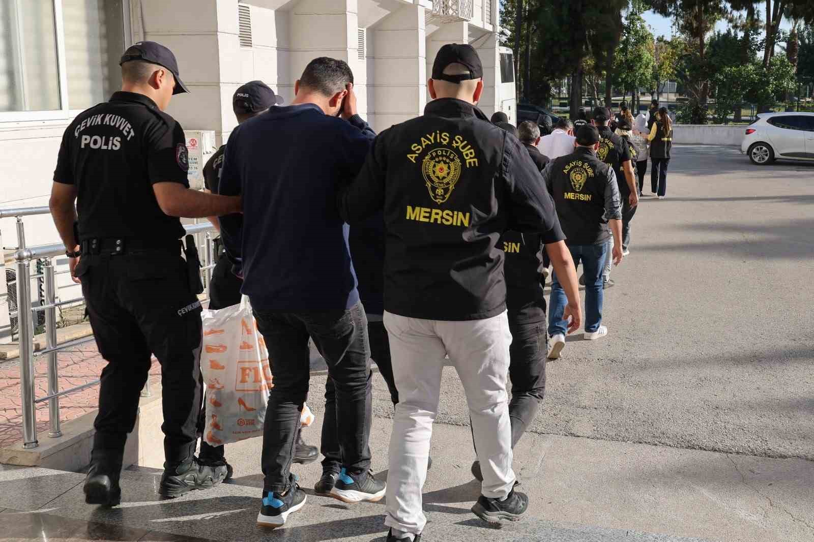 Mersin’de fuhuş operasyonu: 2 tutuklama, 1 kişi sınır dışı edildi
