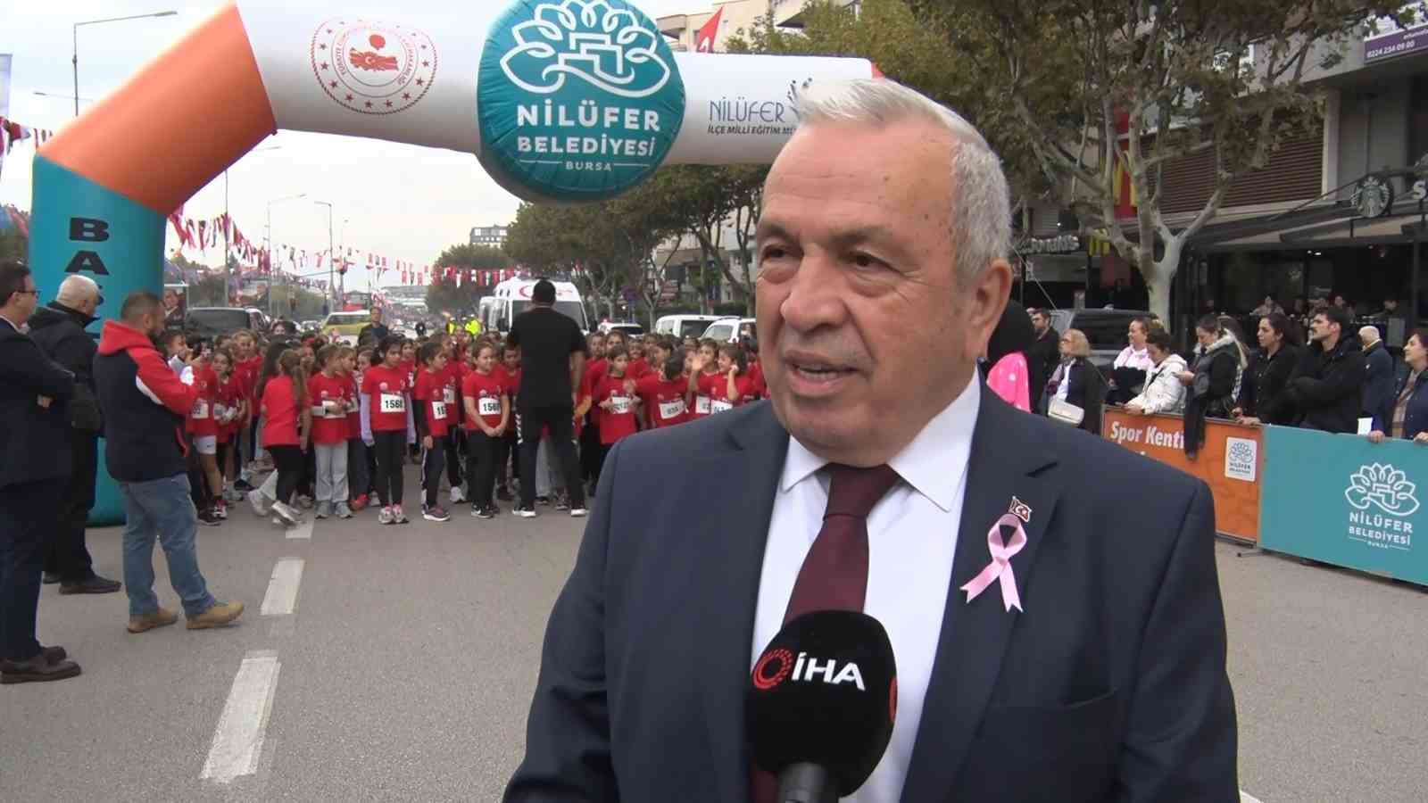 Nilüfer’de gençler ve çocuklar Cumhuriyet için koştu
