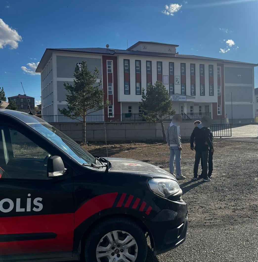 Kars&rsquo;ta okul &ouml;nlerinde uygulamalar sıklaştırıldı
