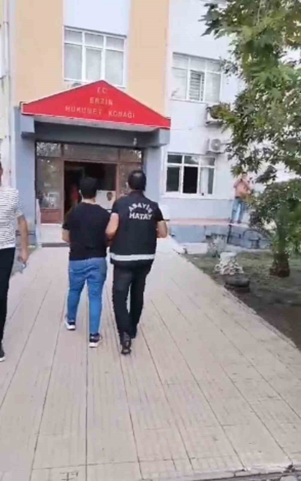 Hatay’da hapis cezası ile aranan 2 şahıs yakalandı