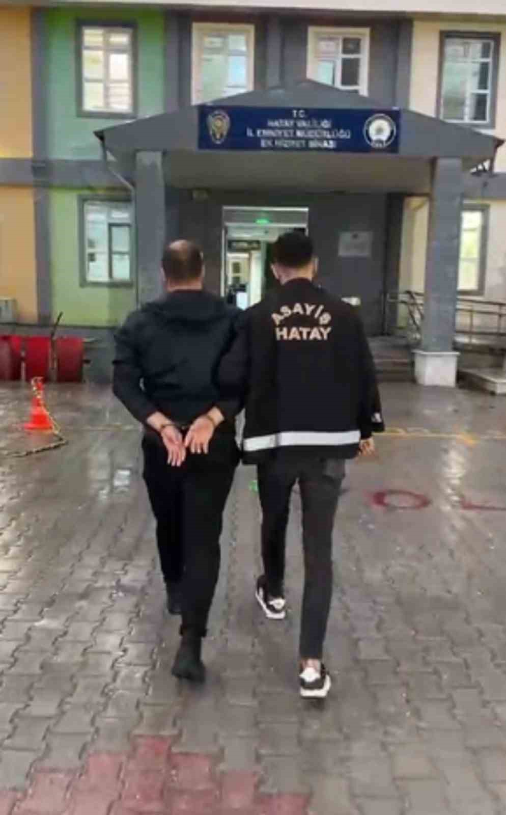 Hatay&rsquo;da hapis cezası ile aranan 2 şahıs yakalandı
