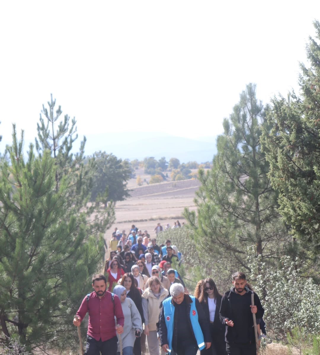 &Uuml;niversite &ouml;ğrencileri ile doğa y&uuml;r&uuml;ş&uuml;y&uuml; d&uuml;zenlendi
