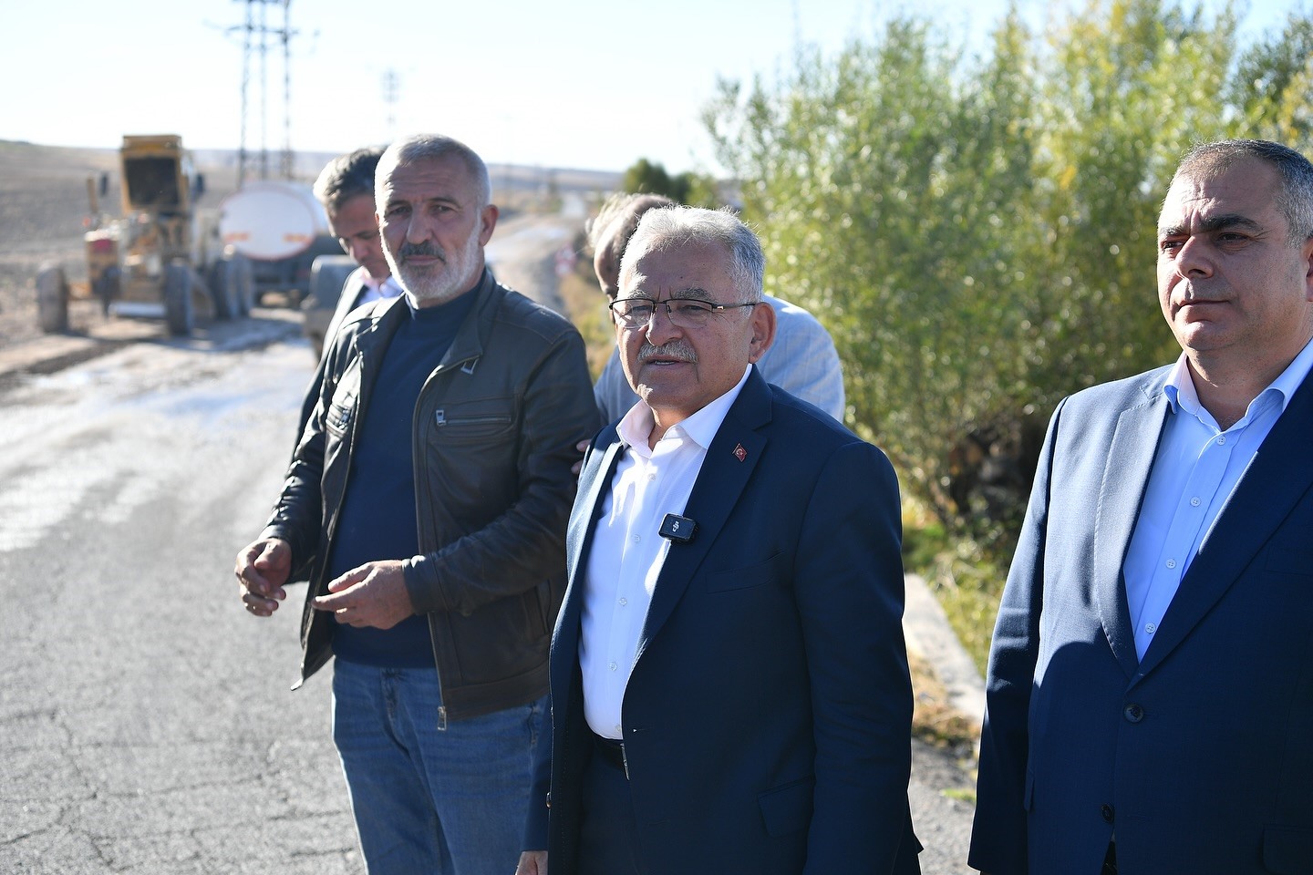 B&uuml;y&uuml;kşehir, kırsalda 3 mahalleyi ilgilendiren 7 kilometrelik grup yolunun ilk etabına başladı
