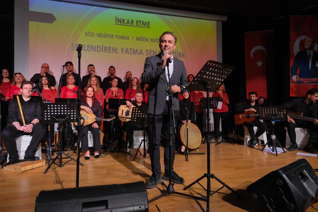 Bolu’da "Karışık Kaset 2" konserine yoğun ilgi
