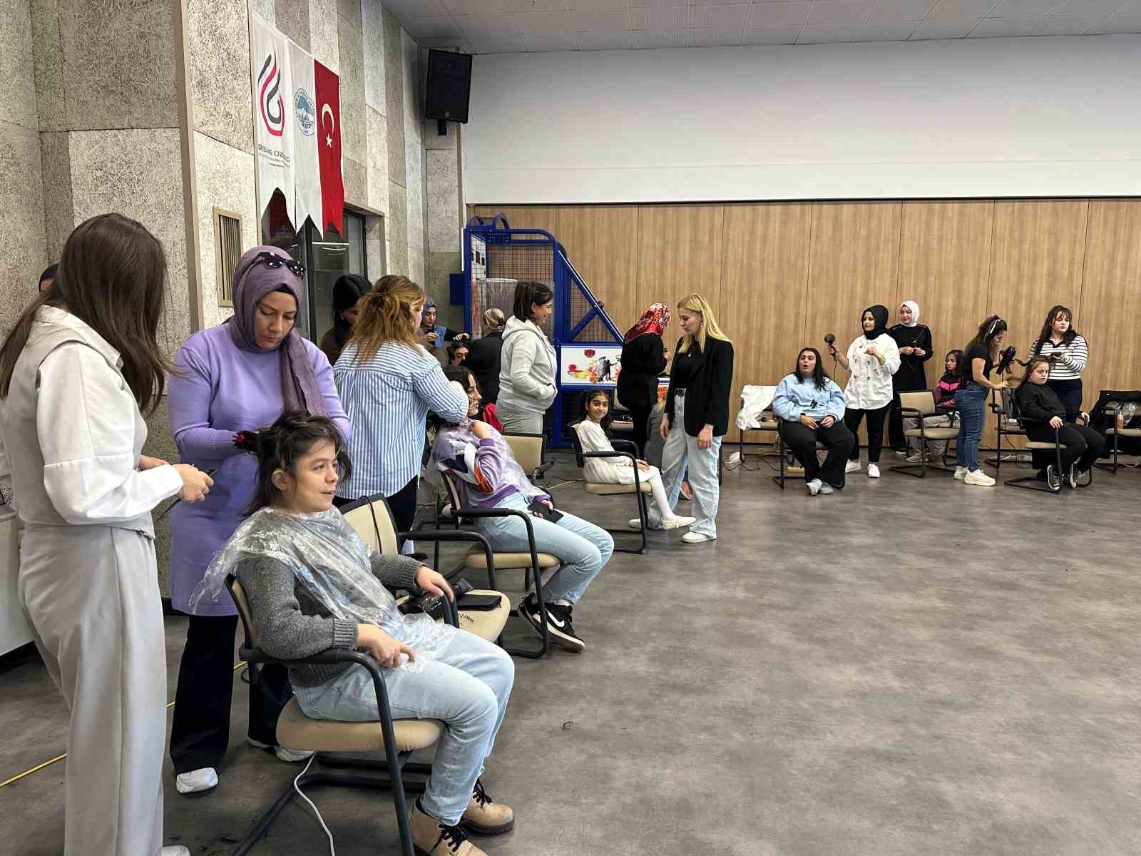 Büyükşehirden Türkiye’nin en kapsamlı engelsiz yaşam merkezinde renkli etkinlik