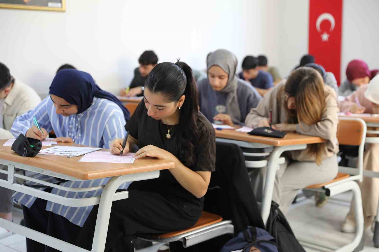 Haliliye Belediyesi&rsquo;nden &ouml;ğrencilere T&uuml;rkiye geneli deneme sınavı
