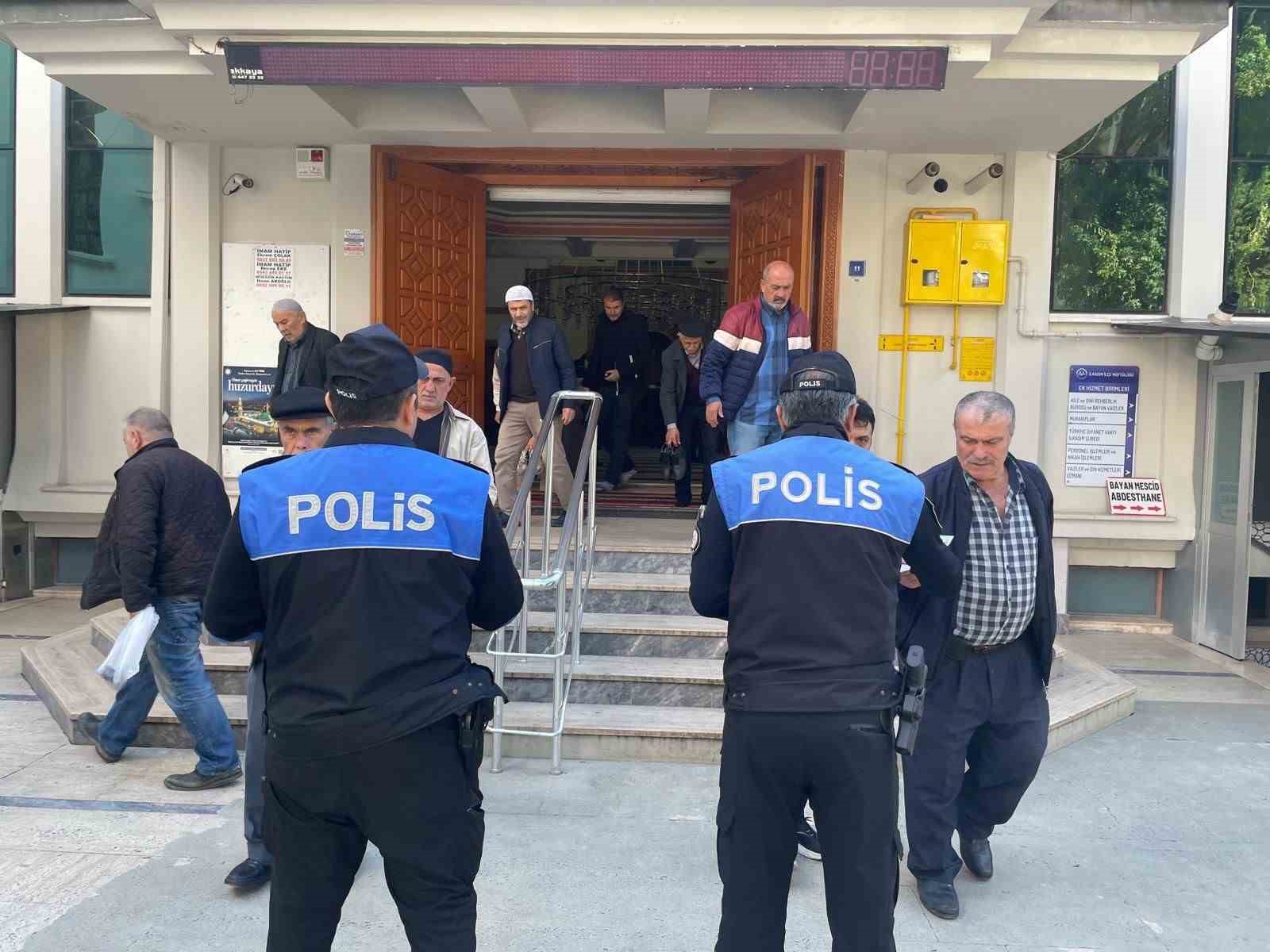 Samsun polisinden camilerde &rsquo;dolandırıcılık&rsquo; uyarısı
