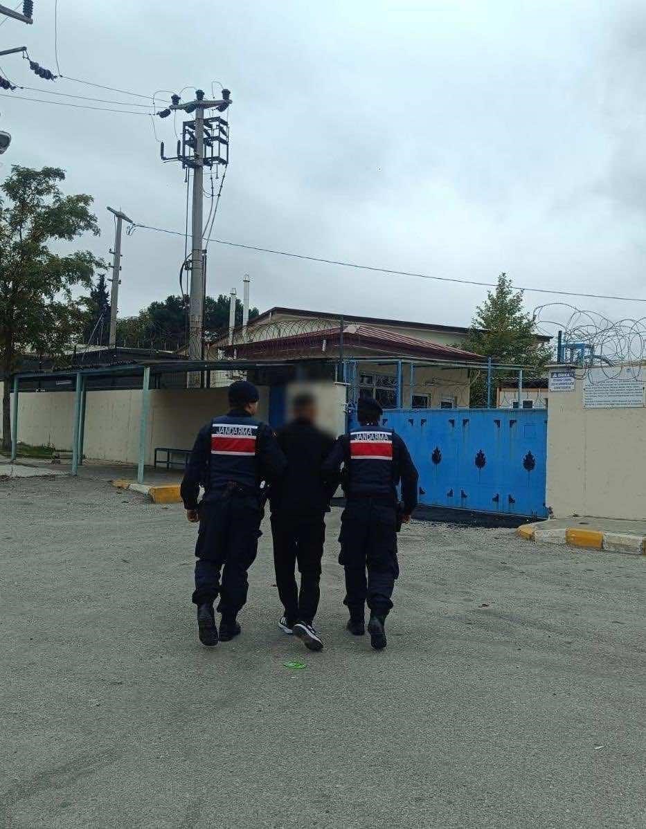 Jandarmadan aranan şahıslara yönelik operasyon