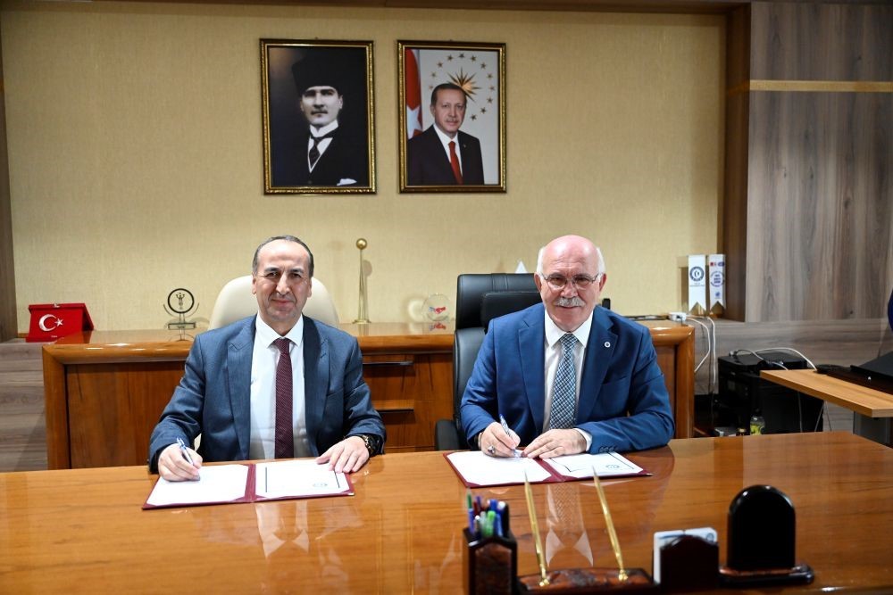 Uşak Üniversitesi ile Uşak Milli Eğitim Müdürlüğü iş birliği protokolü yaptı