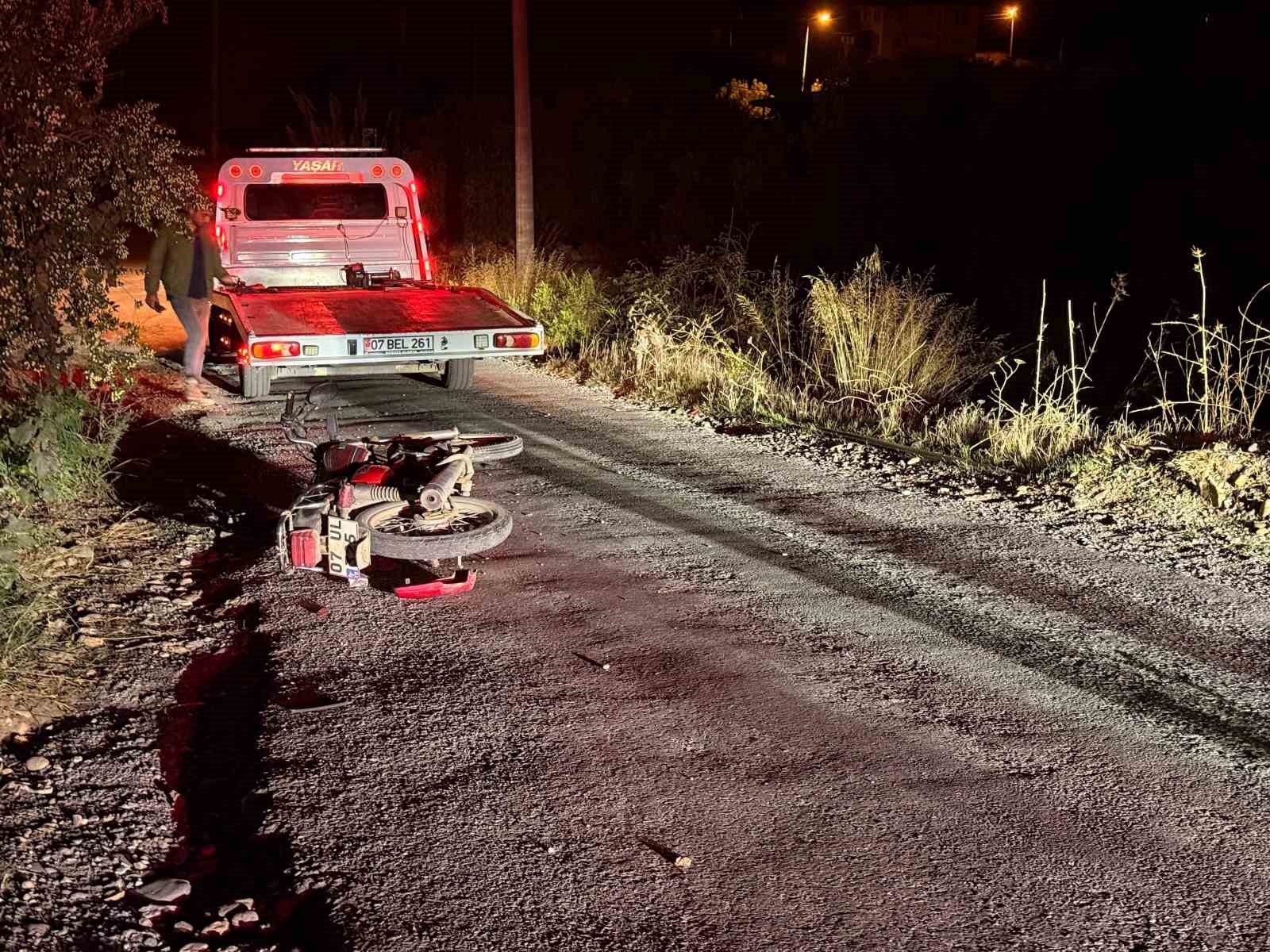 Gazipaşa’da devrilen motosikletin alkollü sürücüsü yaralandı