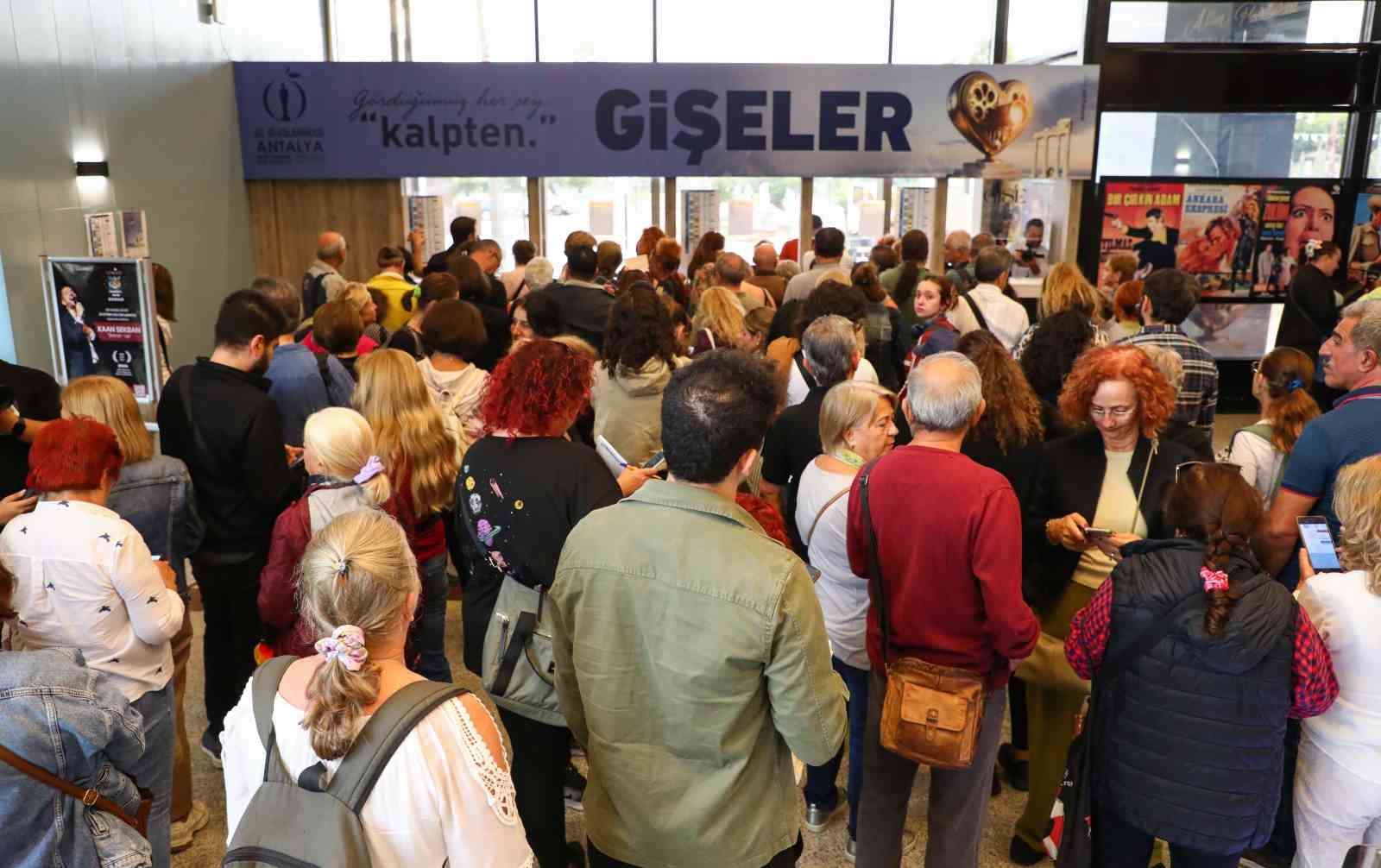 Altın Portakal Film Festivali biletlerine yoğun ilgi