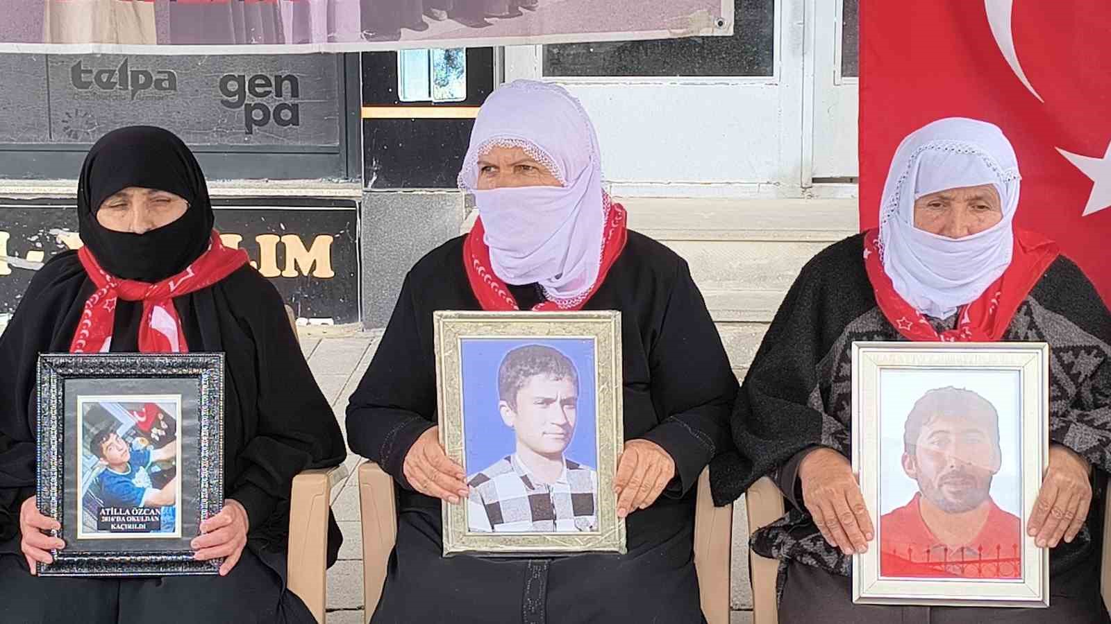 Muş&rsquo;ta annelerin evlat n&ouml;beti devam ediyor
