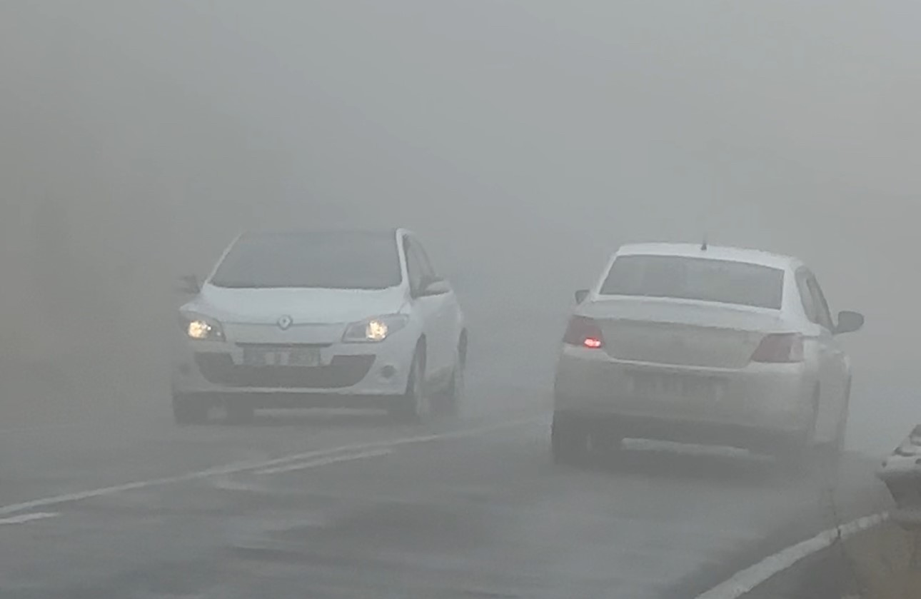 Yüksekova-Şemdinli kara yolunda yoğun sis