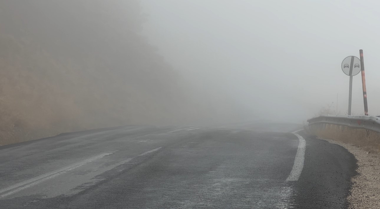 Y&uuml;ksekova-Şemdinli kara yolunda yoğun sis
