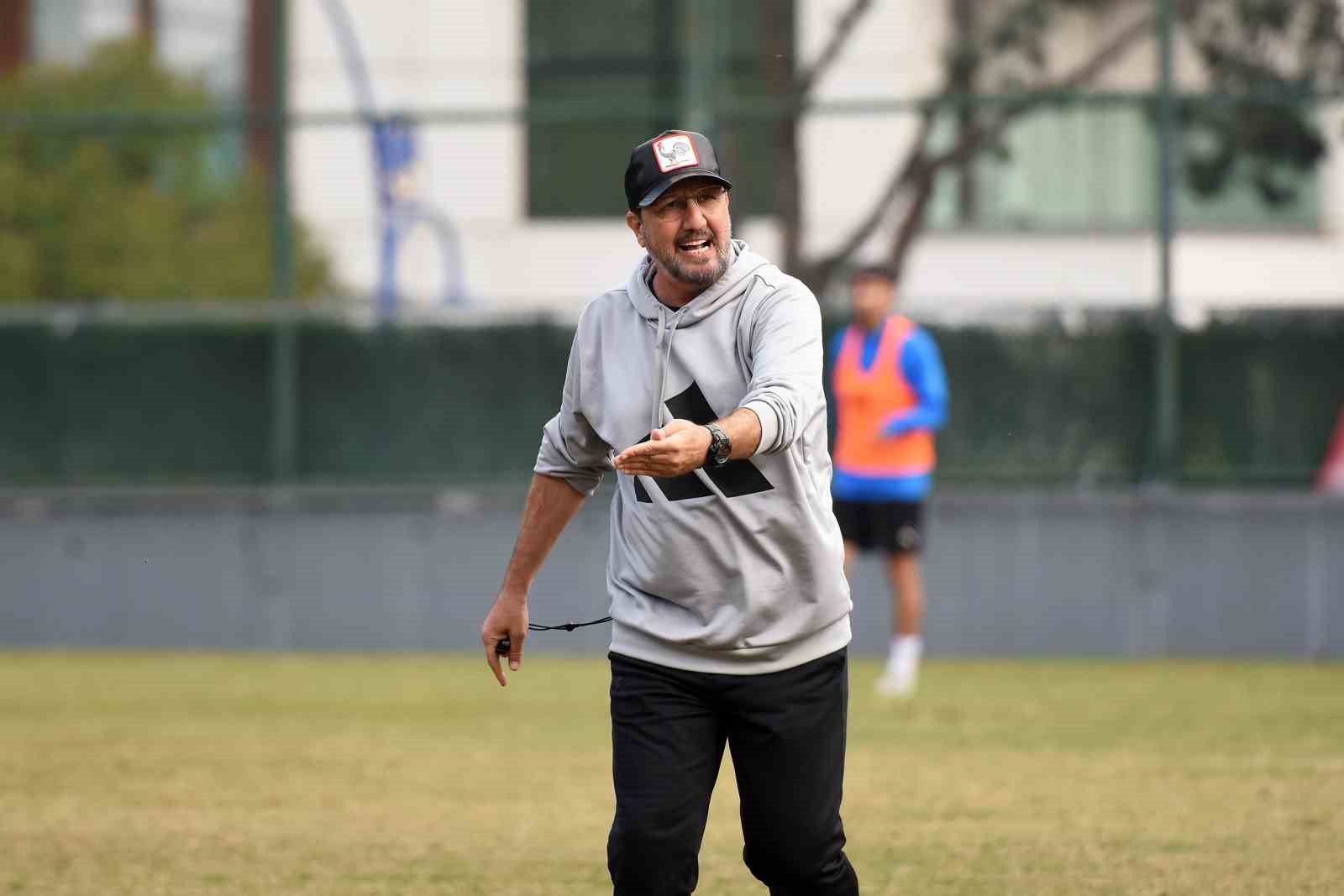 Manisa FK, Sarıyerspor ma&ccedil;ının hazırlıklarını s&uuml;rd&uuml;rd&uuml;
