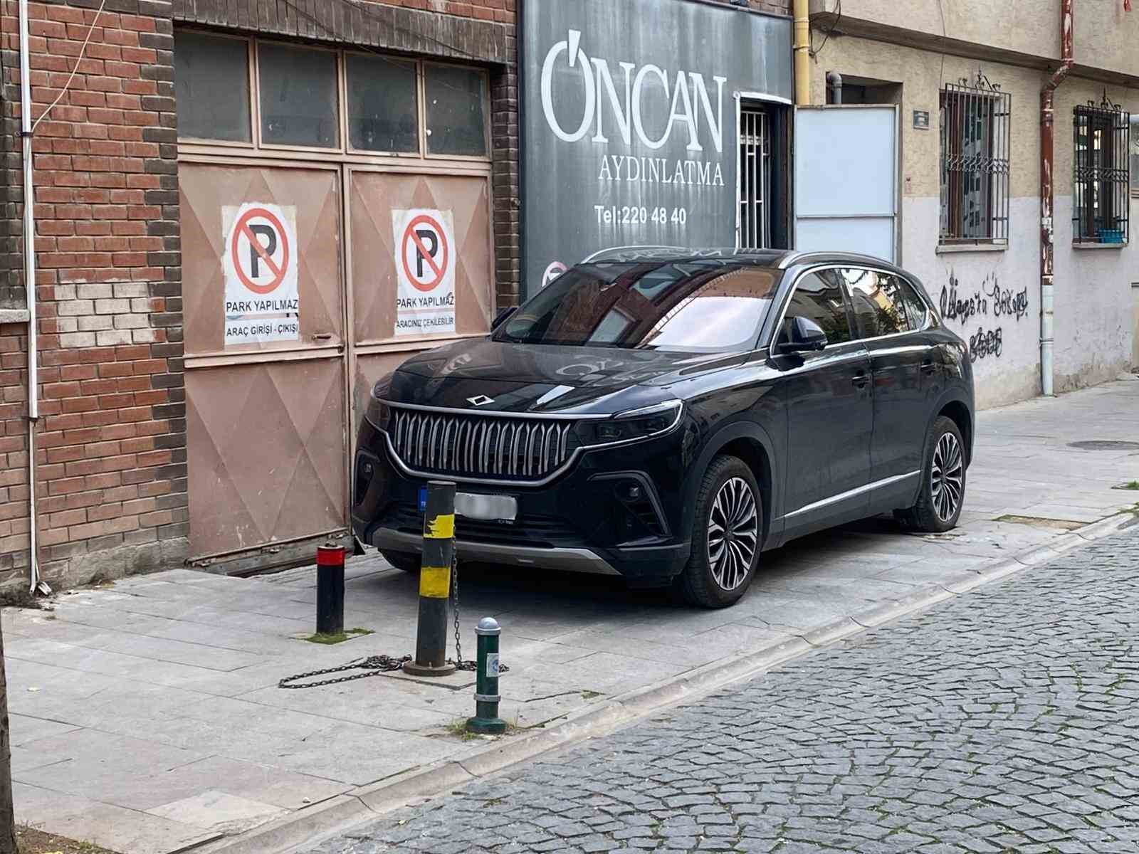 Duyarsız s&uuml;r&uuml;c&uuml;ler trafik kurallarını hi&ccedil;e sayıyor
