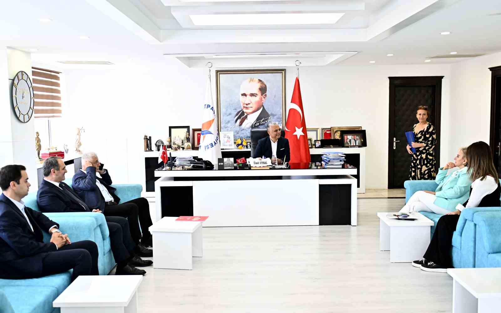 Başkan Uysal: "Muratpaşa, bir altı ok belediyesidir"