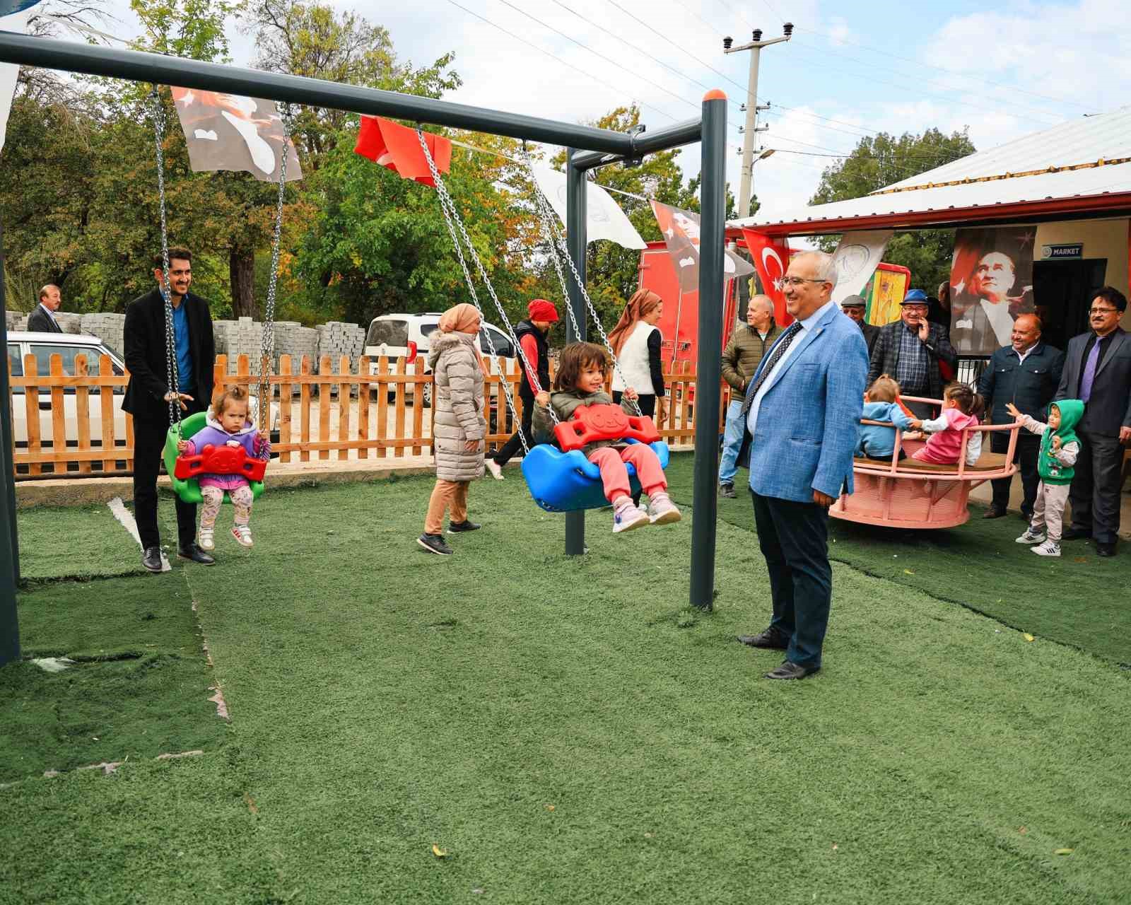 &Ccedil;ameli Belediyesi tarafından Kızılyaka Mahallesi&rsquo;nde hayata ge&ccedil;irilen Kızılyaka Mahallesi Sosyal Yaşam Merkezi a&ccedil;ılışı ger&ccedil;ekleştirildi
