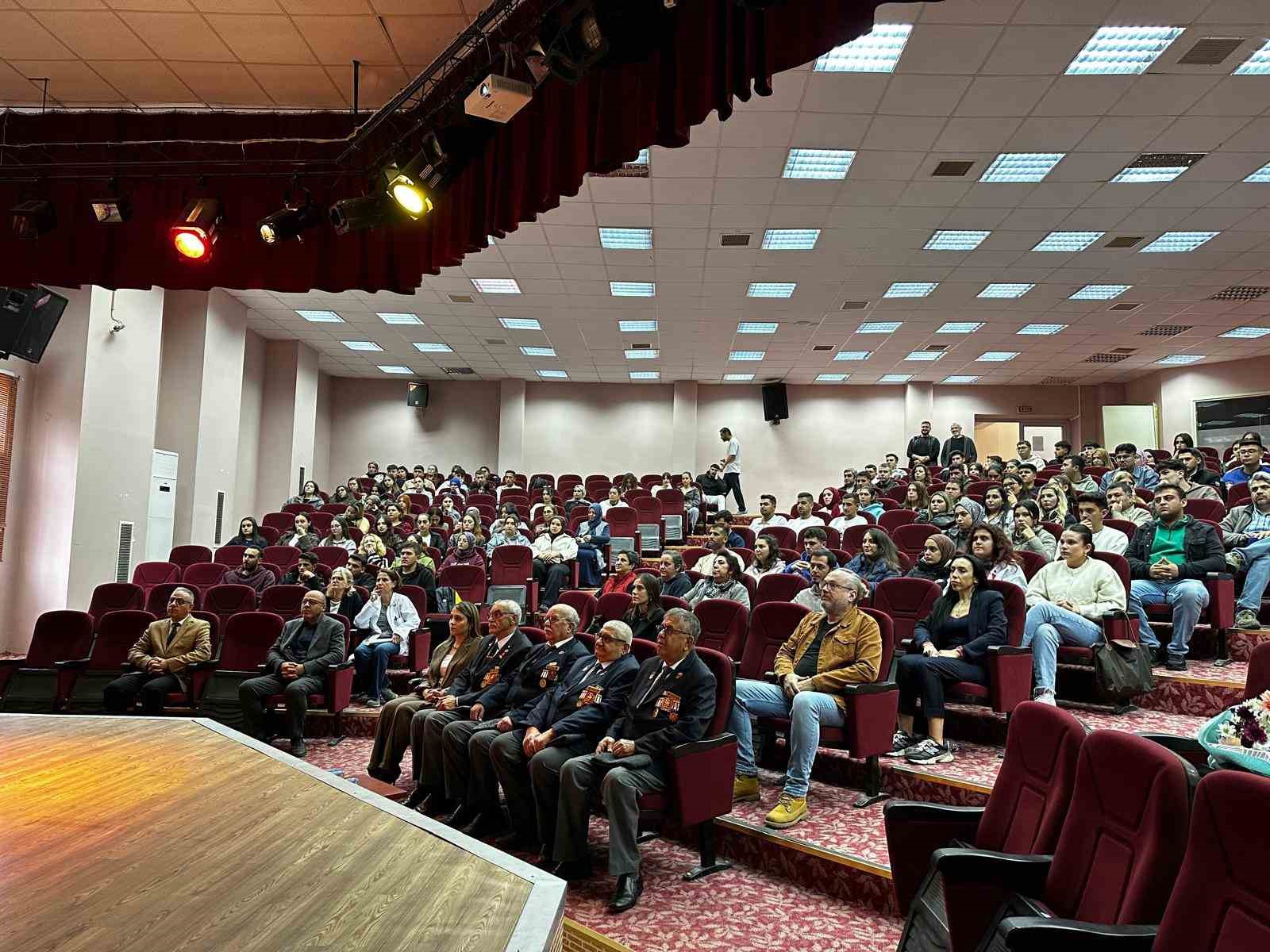 Gaziler, &ouml;ğrencilerle buluştu
