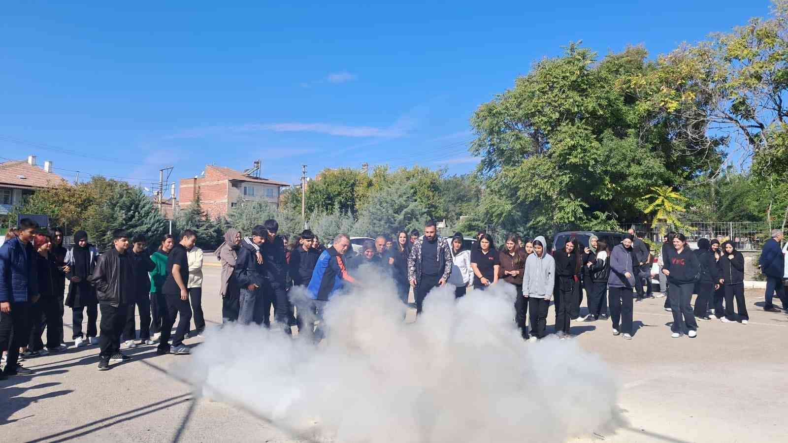 Elazığ&rsquo;da &ouml;ğrencilere yangın eğitimi
