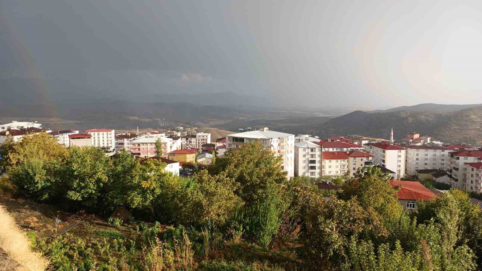 Kulp&rsquo;ta sağanak başladı, &ccedil;ift&ccedil;iler umutlandı
