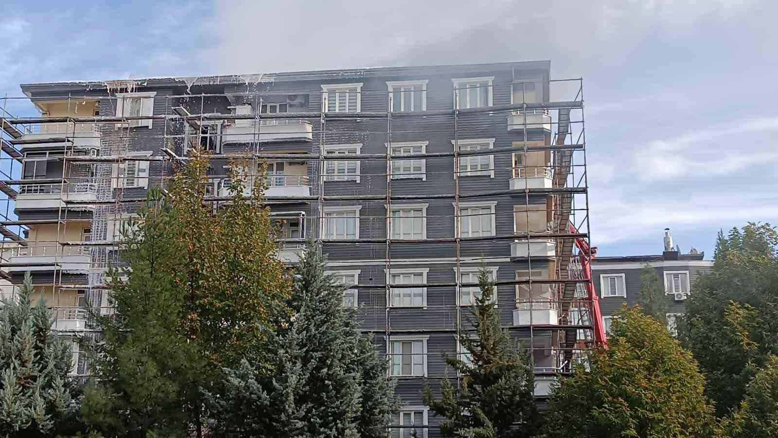 Batman’da çatı katında korkutan yangın