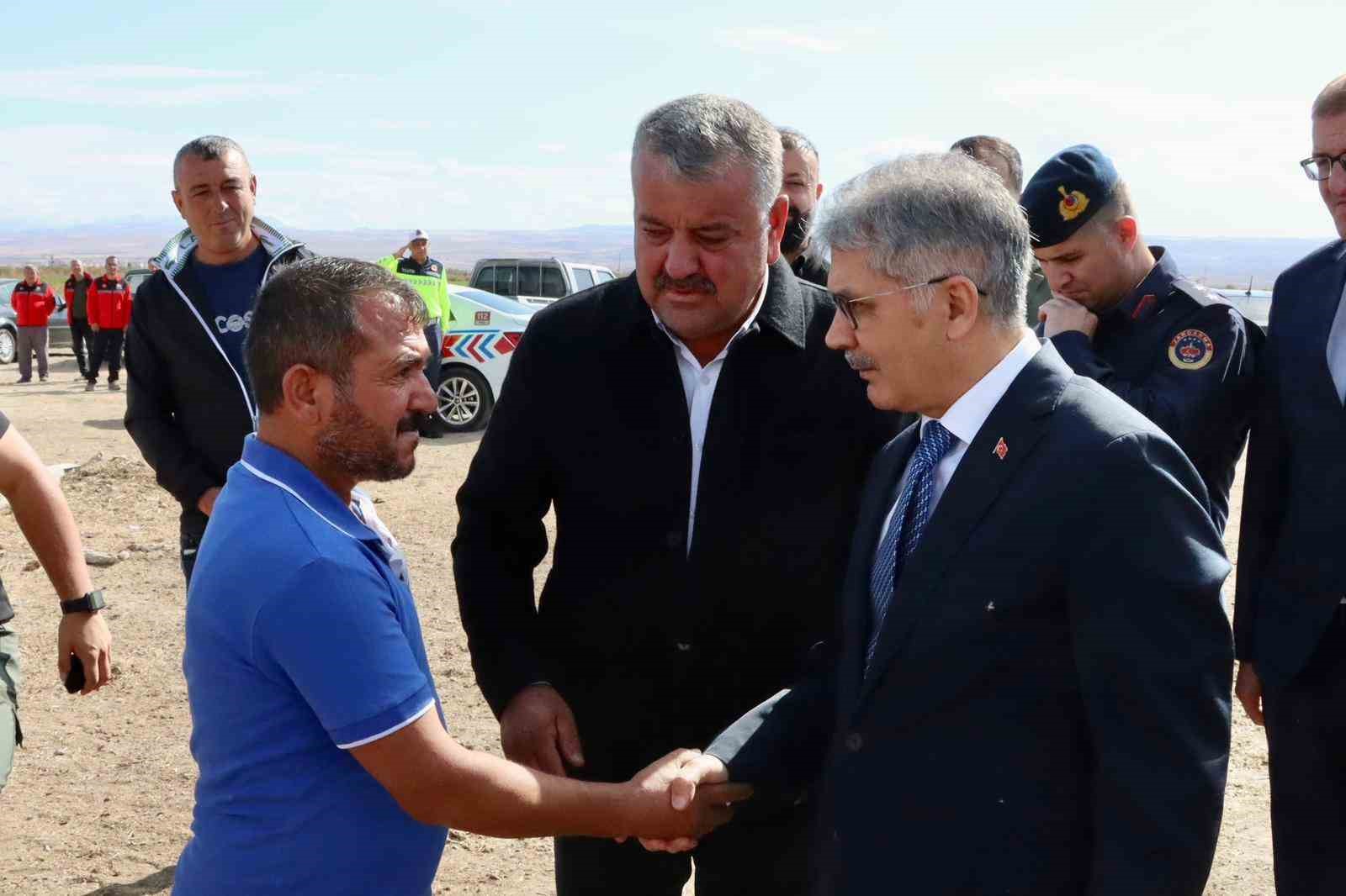 Yangında hayvanlarını kaybeden üreticiye 72 küçükbaş teslim edildi