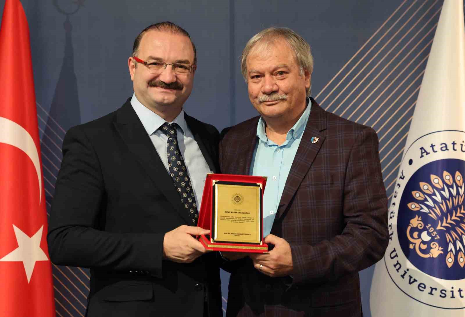 Atatürk Üniversitesinde kurumsal vefa ve hizmet ödülleri ile emek ve vefaya vurgu