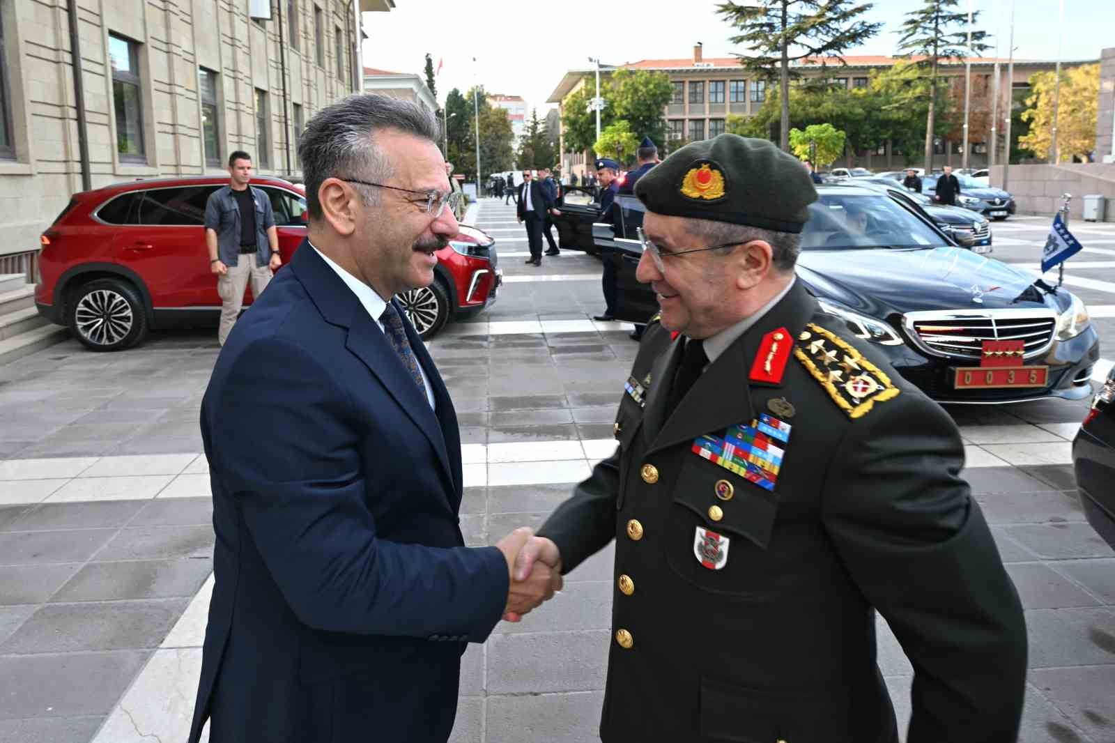 Genelkurmay Başkanı Vali Aksoy’u ziyaret etti