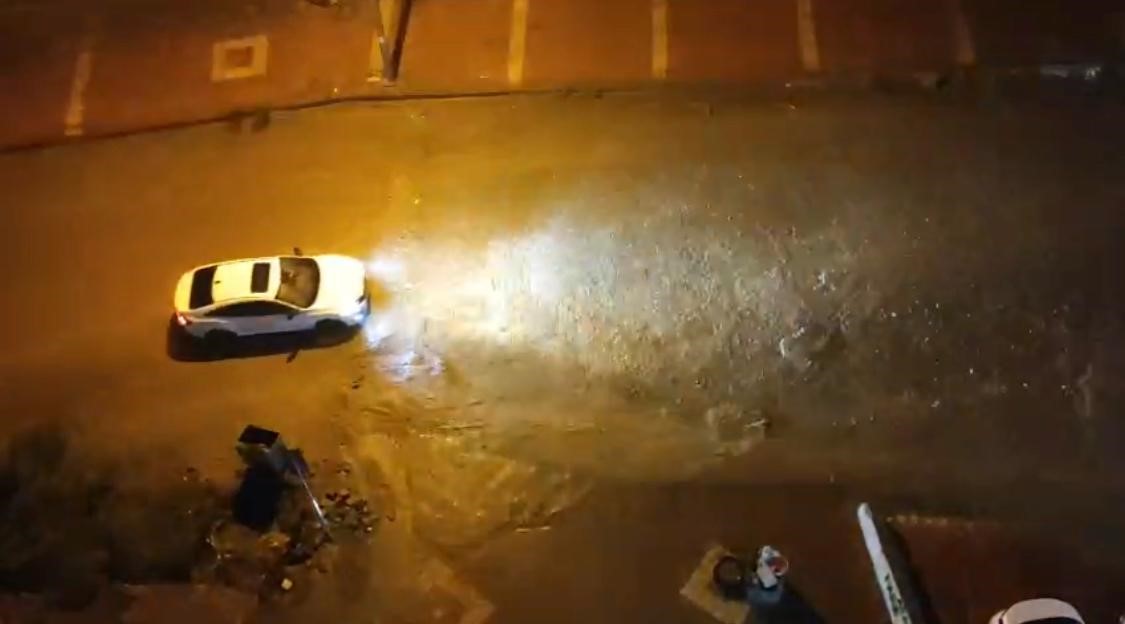 Batman&rsquo;da şiddetli yağış taşkınlara neden oldu
