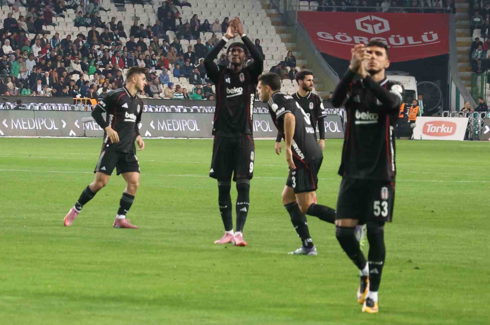 Trendyol S&uuml;per Lig: Konyaspor: 0 - Beşiktaş: 1 (İlk yarı)
