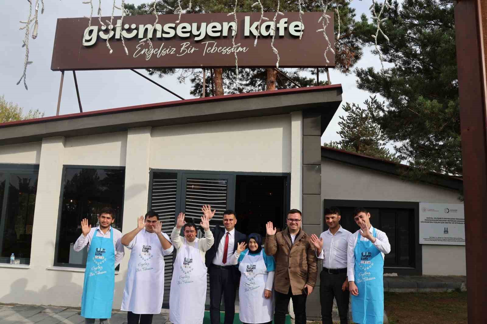 Erzurum’da "Gülümseyen Kafe" özel bireylerin üretim merkezi oldu