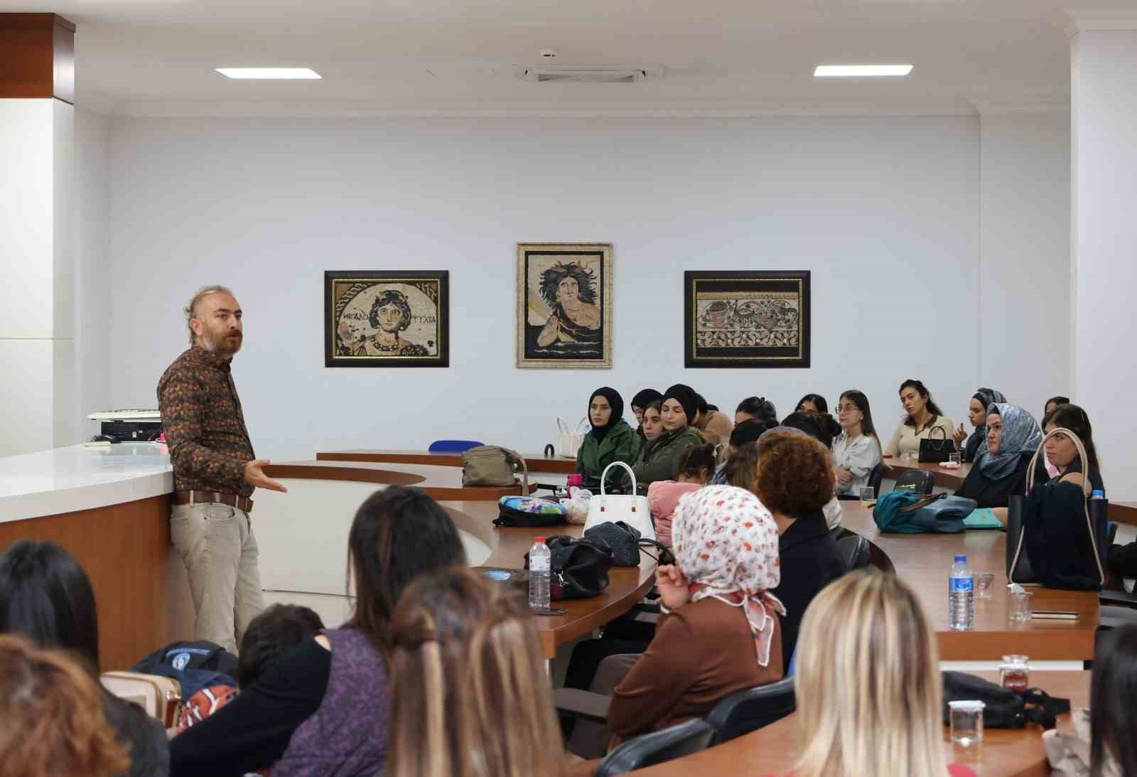 Hatay’da aile üniversitesi projesi hayata geçirildi