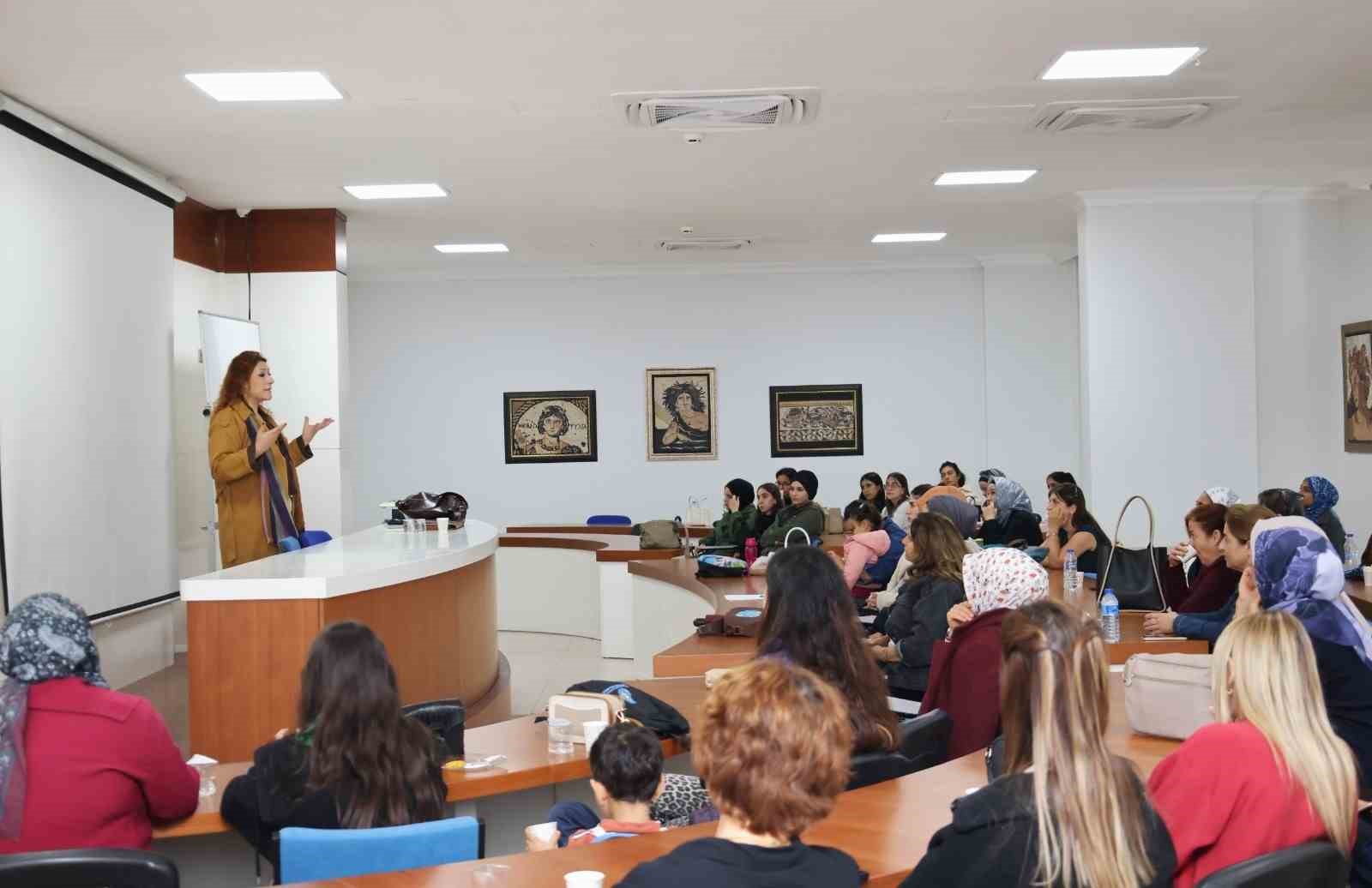 Hatay&rsquo;da aile &uuml;niversitesi projesi hayata ge&ccedil;irildi
