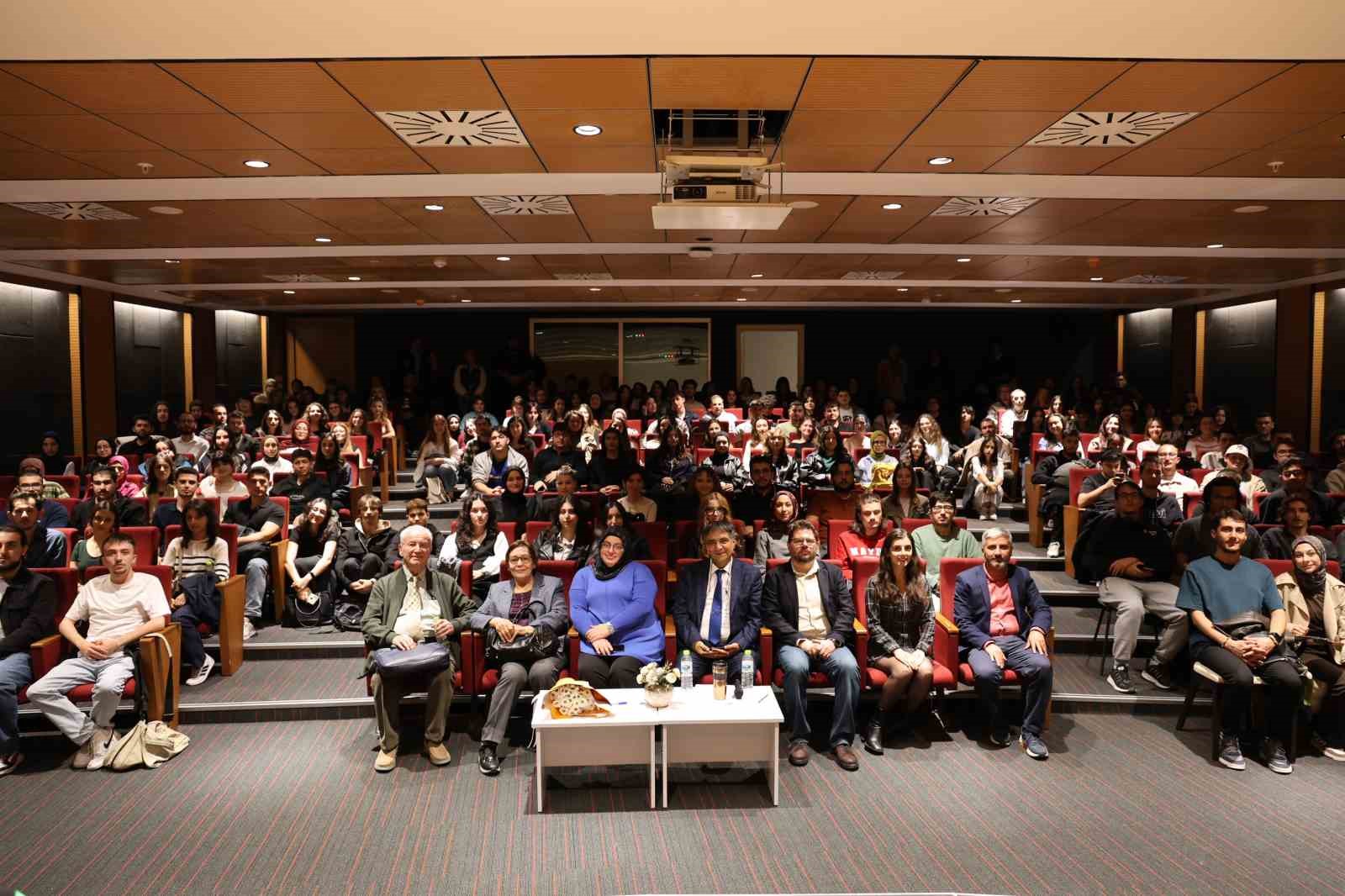 Prof. Dr. Tosun "Dil öğrenirken konuşun, film izleyin"