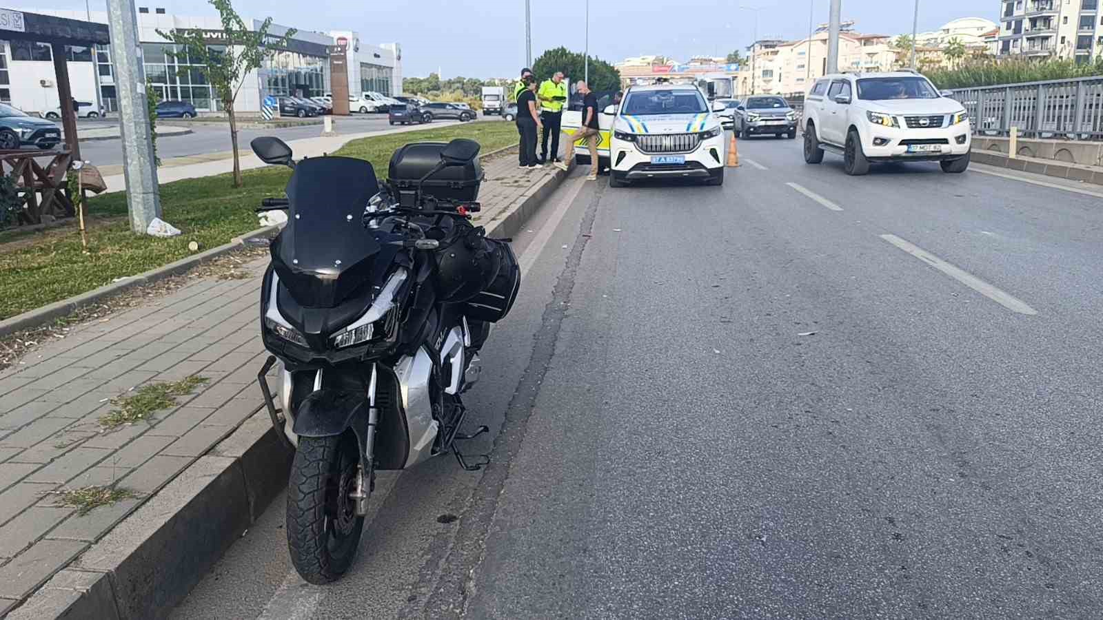 Manavgat&rsquo;ta motosiklet ile otomobil &ccedil;arpıştı: 1 yaralı
