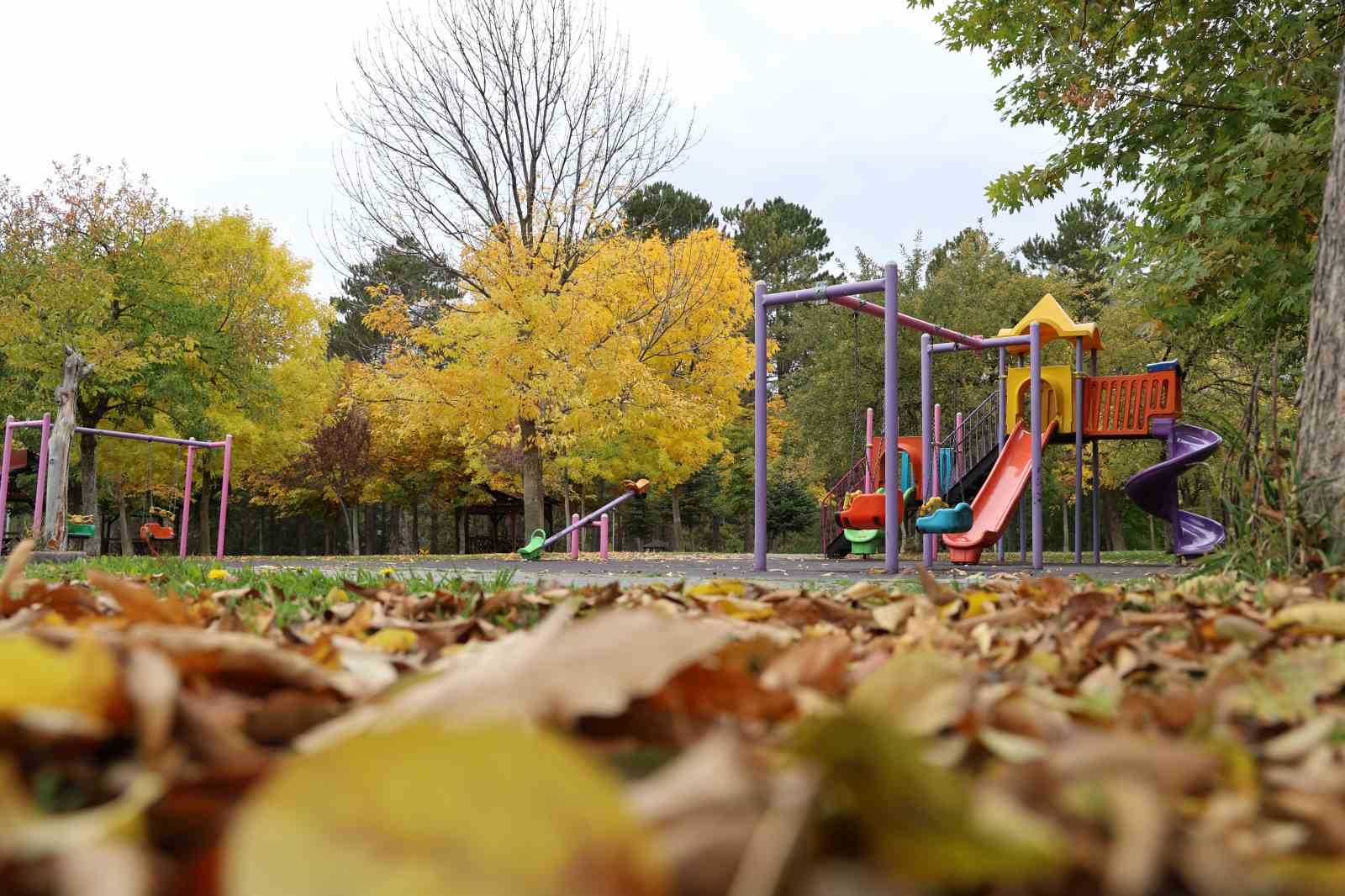 Sivaslıların uğrak mekânı sonbahar sessizliğine büründü