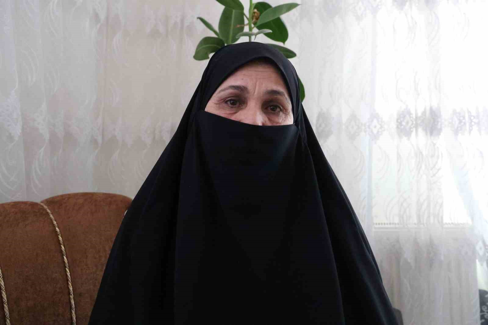 Diyarbakır’da bebeği öldü denilip cenazesi gösterilmeyen anne 33 yıldır evladının hasretiyle yaşıyor