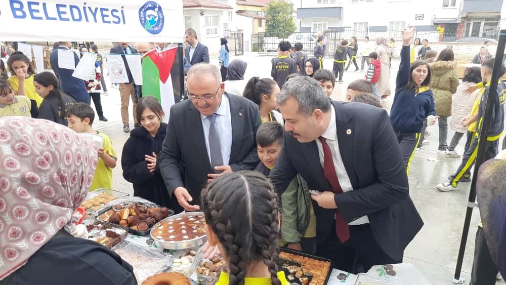 Öğrencilerden Filistin’e destek