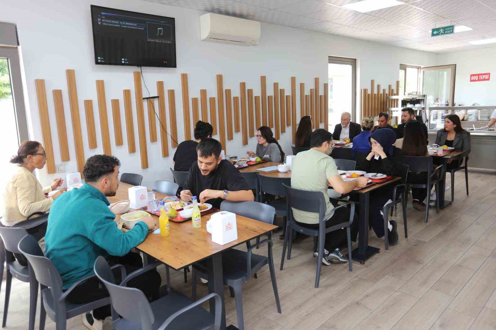 Kepez’de Öğrenci Kent Lokantası öğrencilerin uğrak noktası oldu