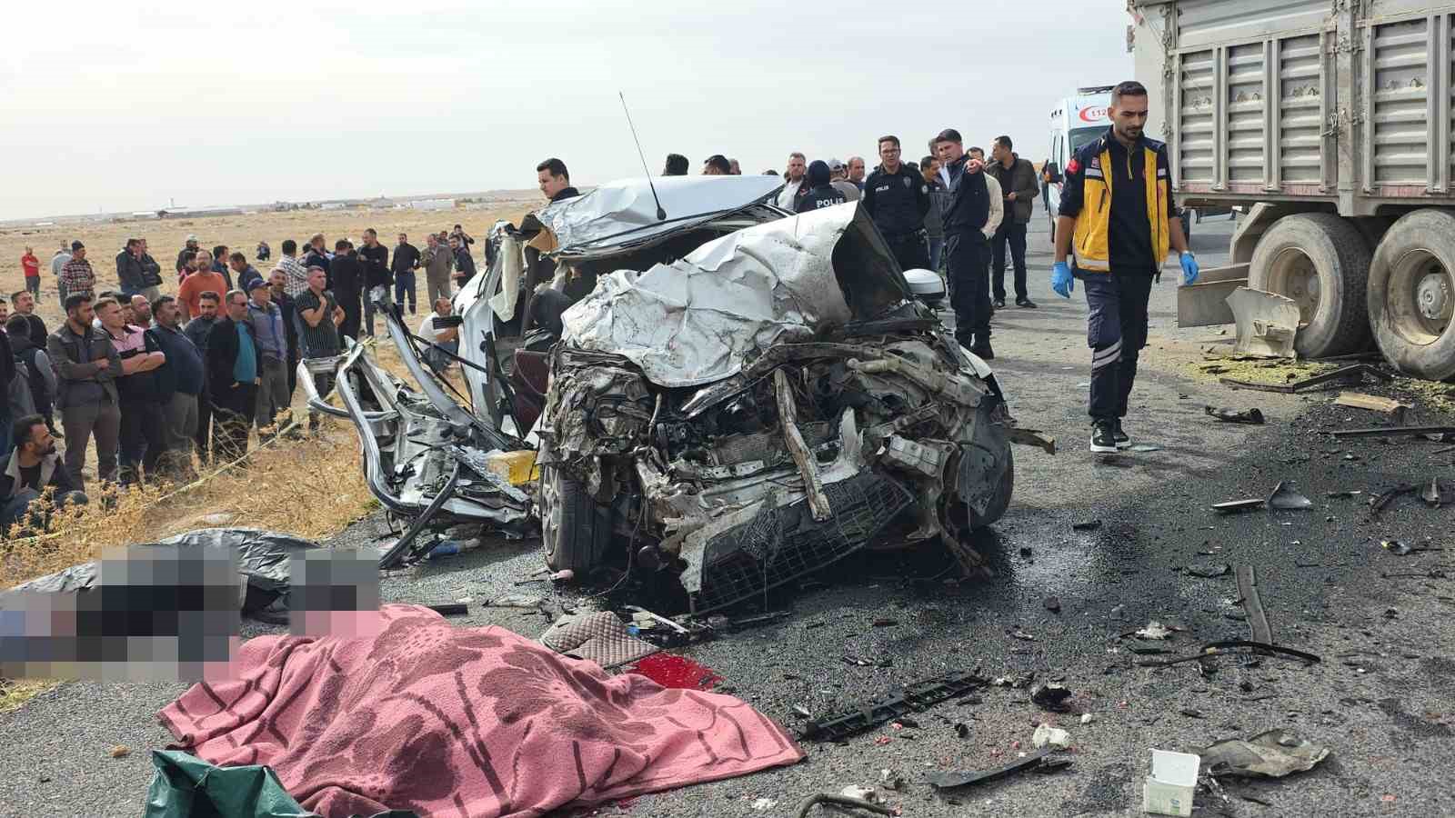 Aksaray’da kamyon ile otomobil çarpıştı: 3 kardeş öldü