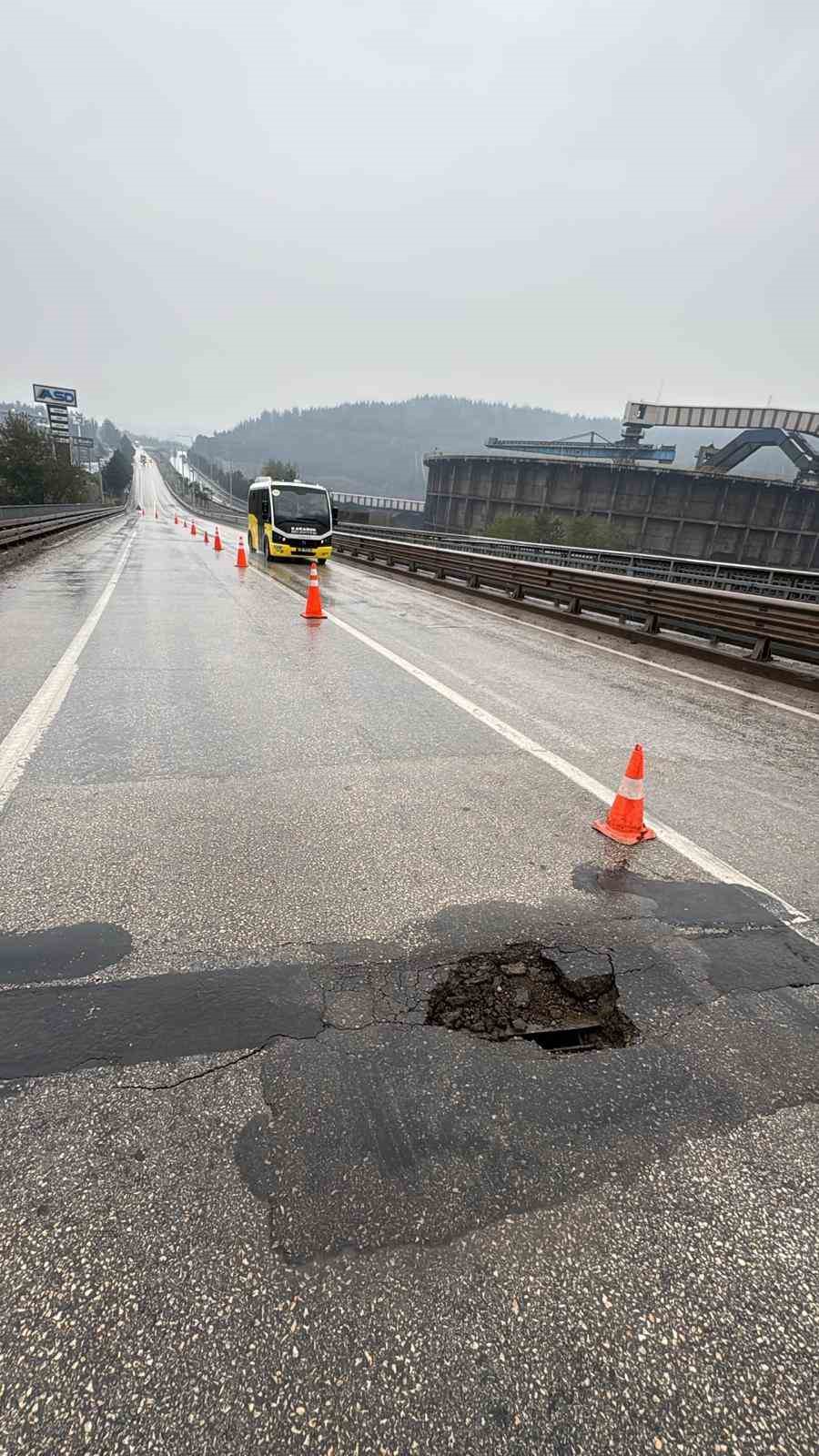 K&ouml;pr&uuml; girişindeki &ccedil;atlaklar tehlike oluşturuyor
