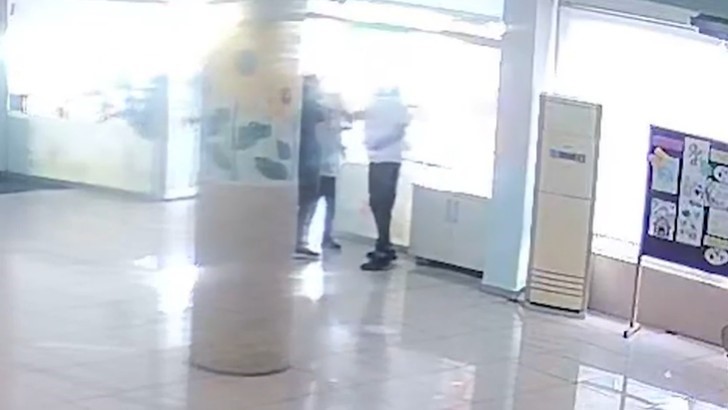 Antalya’da velinin öğretmeni darbettiği iddiası