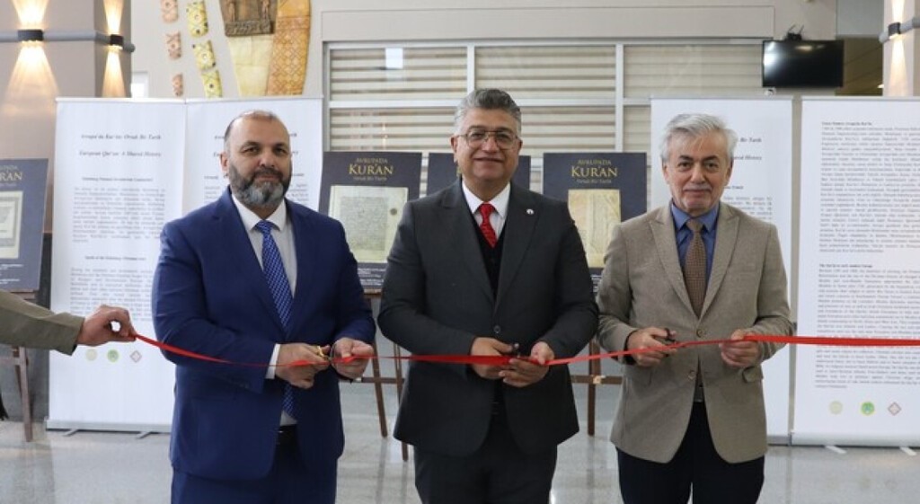 K&uuml;tahya&rsquo;da "Avrupa&rsquo;da Kur&rsquo;an: Ortak Bir Tarih" sergisi a&ccedil;ıldı
